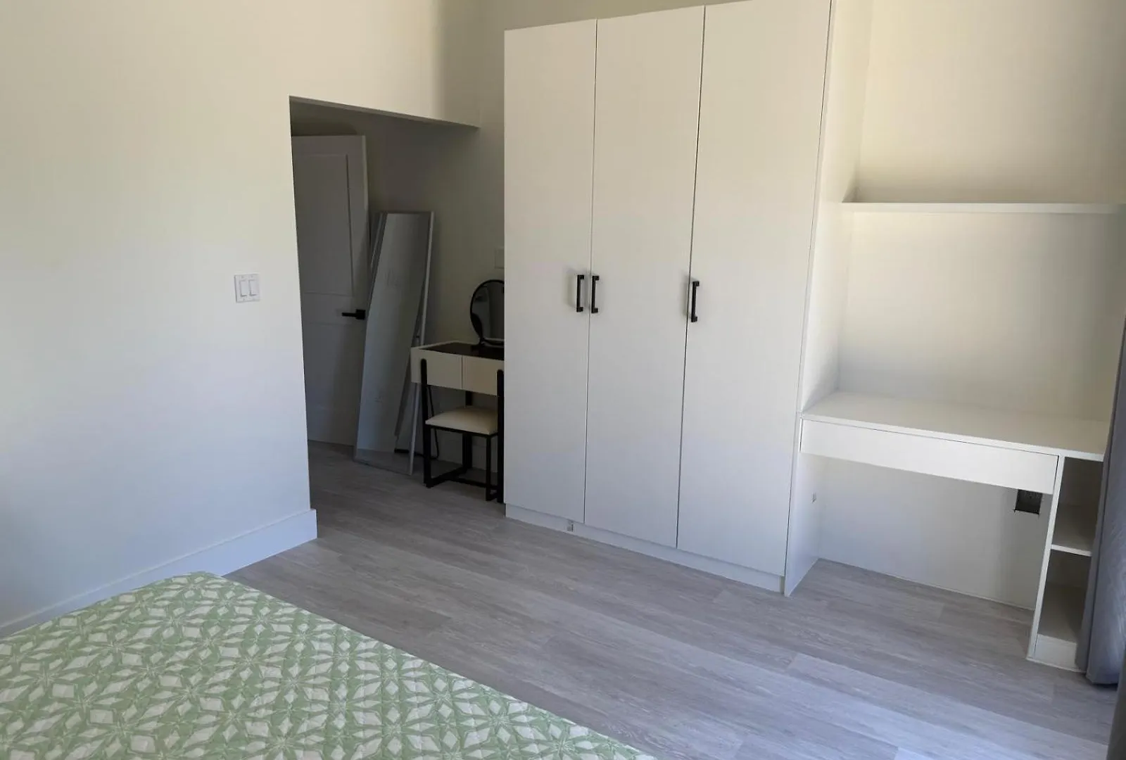 Cassia Nivas Apartment West Bay